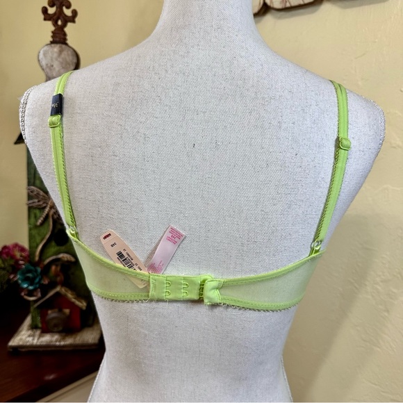 NWT! Victoria’s Secret Lace Rhinestone Push Up Bra - Picture 4 of 5